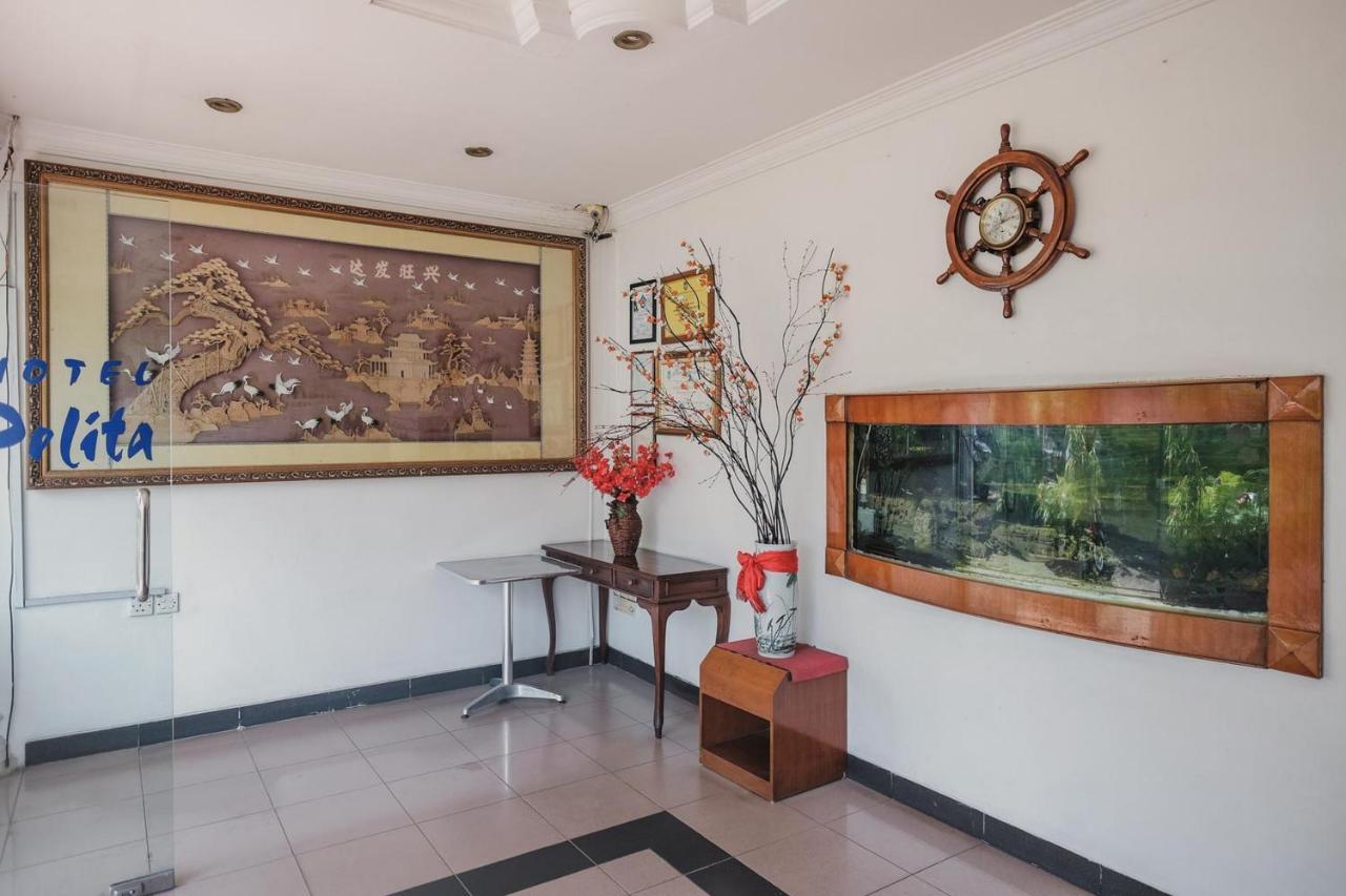 红多兹酒店-近巴淡岛名古屋山购物中心5号 Batam 外观 照片