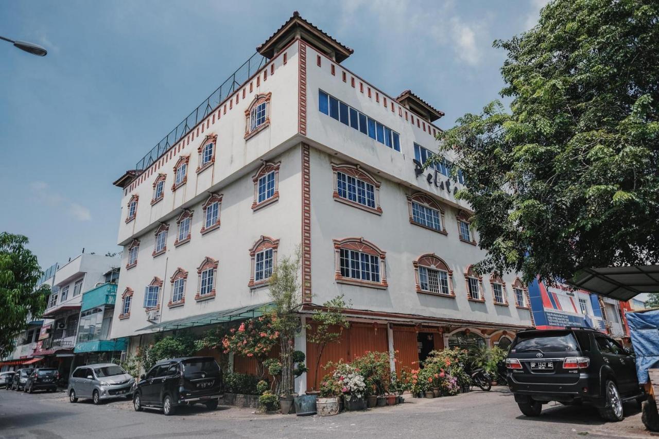 红多兹酒店-近巴淡岛名古屋山购物中心5号 Batam 外观 照片